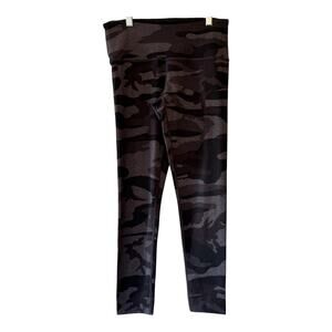 Tuff Athletics Grey/Black Camo Athletic Leggings Small Workout Pants Women's